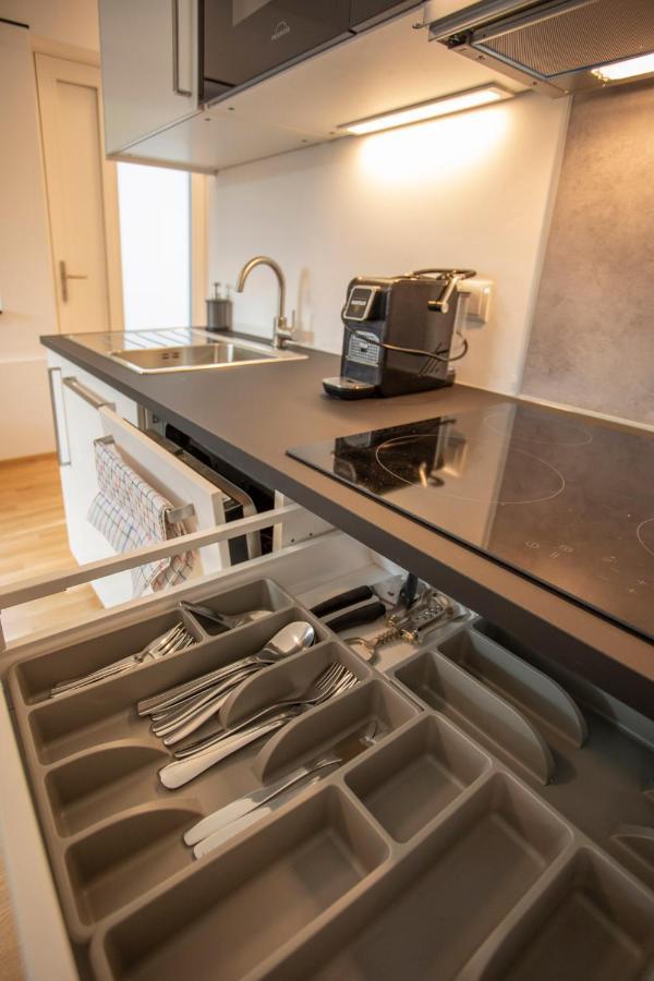 Lovely City Center Apartment In Innsbruck Ngoại thất bức ảnh